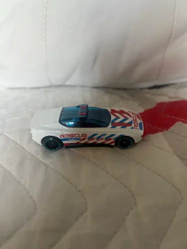 Brinquedo STUNT GARAGE - HOTWHEELS ( + 2 CARRINHOS DE BRINDE )