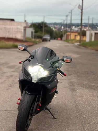 Suzuki GSX-750R