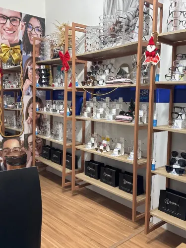 Vagas pra vendedora com experiência em Ótica 