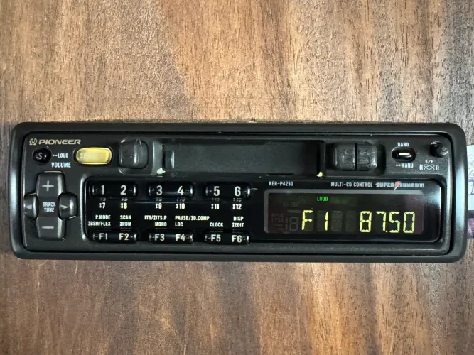 Toca fita rádio novo zero pioneer keh-p4250 na promoção só 1500,00