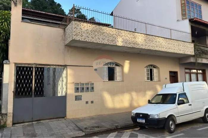 Casa com Kitnets