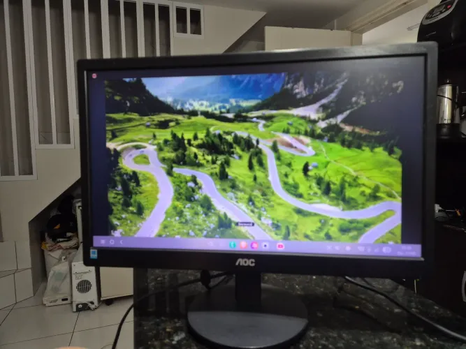Monitor AOC impecável 20 polegadas