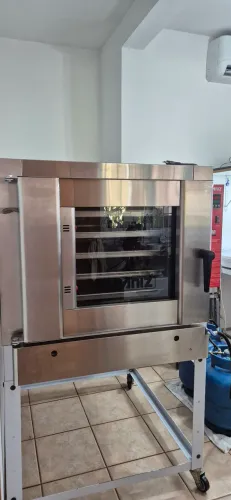 Forno GPaniz a gás com 5 esteiras. Perfeito estado!