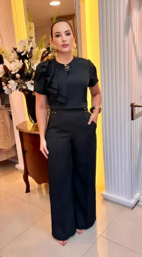 Blusa Dominique Tam M em estoque modelo em alfaiataria 