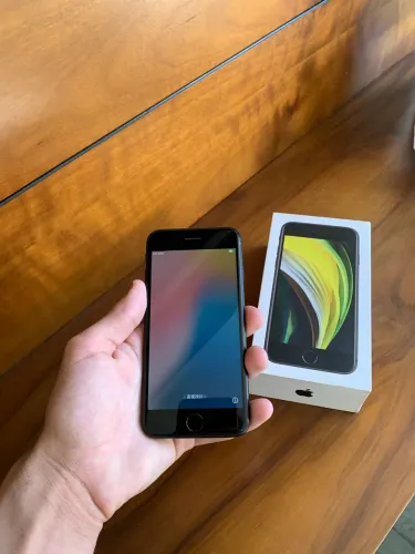iPhone SE 2020 128 GB - Muito Conservado!
