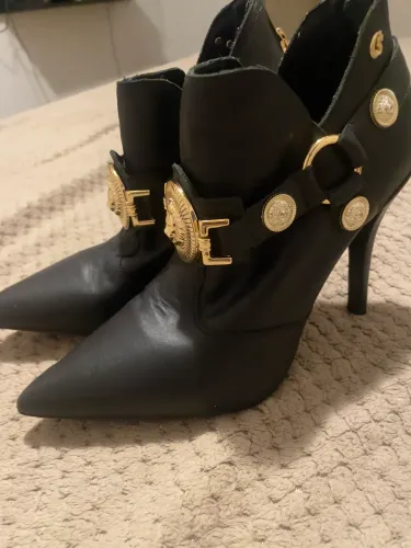 BOTA FEMININA CARMEN STEFFANS