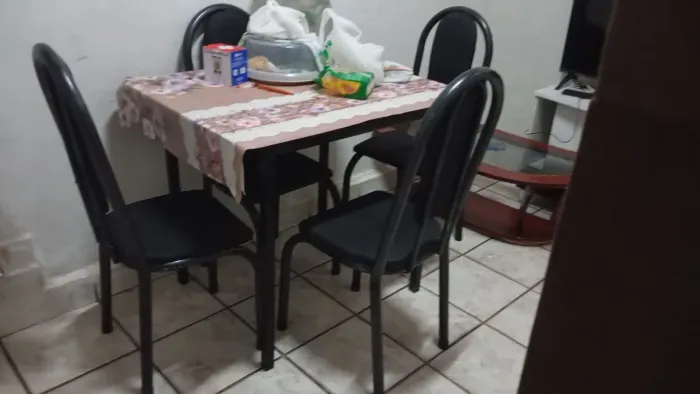 Mesa de 4 cadeiras