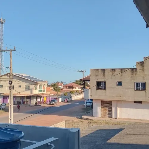 Casa altos e baixo praia de Santa Clara na avenida principal