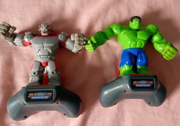 Bonecos Marvel