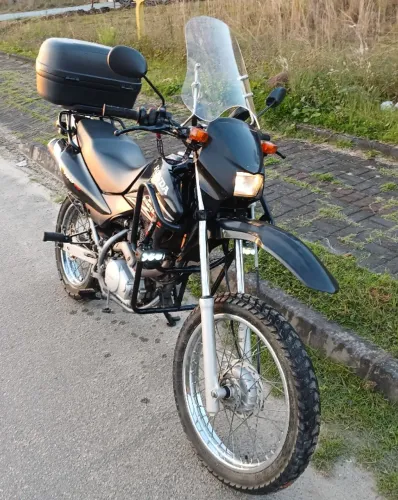 Vendo Honda Bros 150 bem conservada