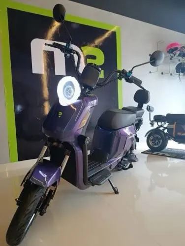 Scooter elétrica muito nova