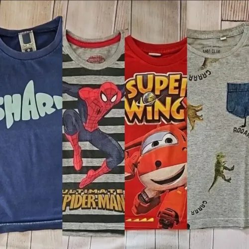 Kit com 4 camisetas, tamanho2 anos