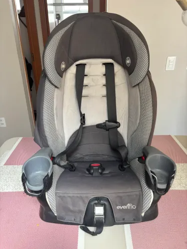 Cadeirinha Evenflo Usada