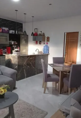Vendo excelente casa de 2 pavimentos em via pública de 425m² no Conjunto Nova república - 