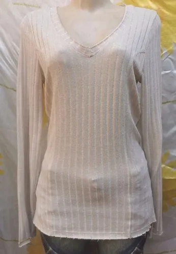 LInda blusa indigo jeans fios dourados com pingente