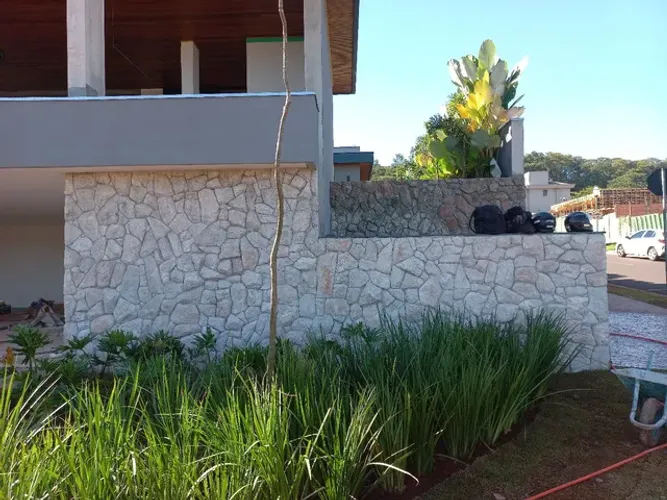 Estalador de pedras em geral