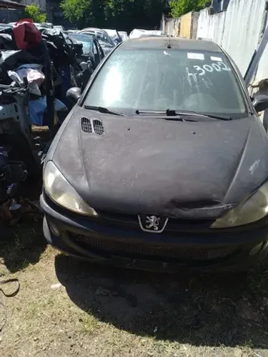 Sucata Peugeot 206 2004 disponível para retirada de peças