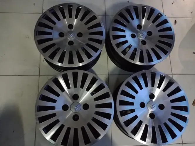 Rodas Aro 15 CITROEN C3 -Diamantadas com Preto