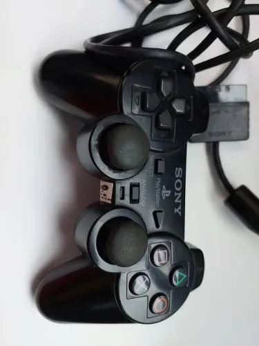 SÓ 01 CONTROLE VÍDEO GAME ANTIGO PLAYSTATION COM DEFEITO PEÇAS SÓ VENDA NÃO TROCO POR 