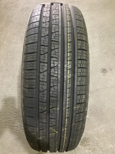 Pneu 215/70/16 Pirelli Scorpion verde