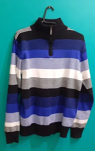 Suéter unissex usado em bom estado