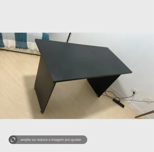 Estante tubular + escrivaninha preta