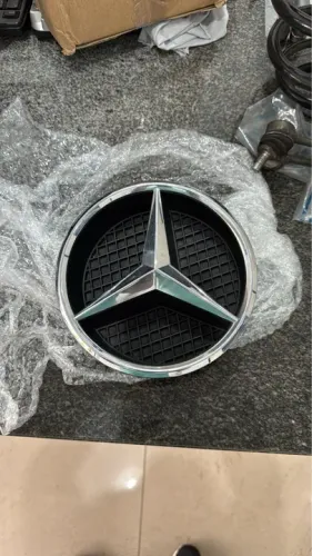 Mercedes Cla - grade e símbolo original 