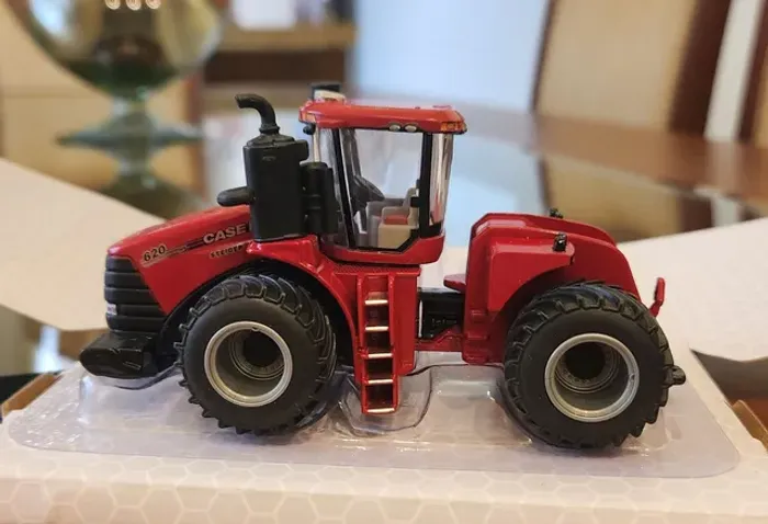 miniatura trator Case Steiger 620 pneus LSW Prestige Collection 1/64 Ertl