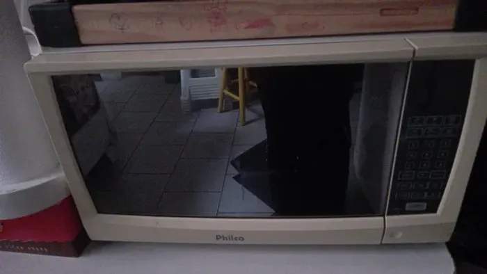 Micro-ondas philco 20 litros não esquenta.