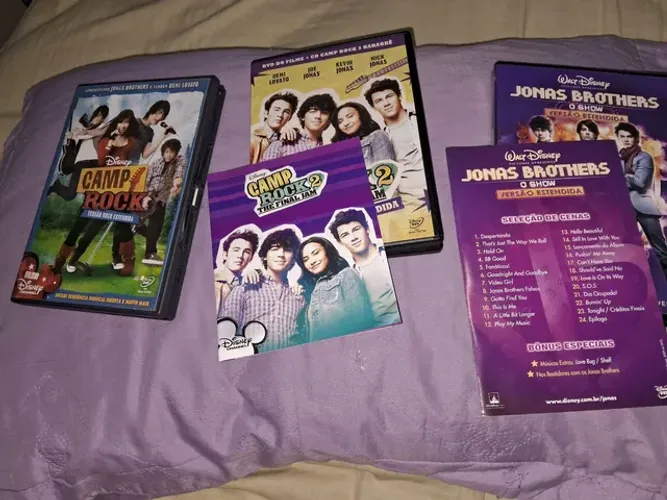 Coleção DVDs Camp Rock e Jonas Brothers Disney Demi Lovato