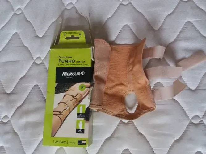 Órtese curta Mercur com tala para punho direito tamanho p