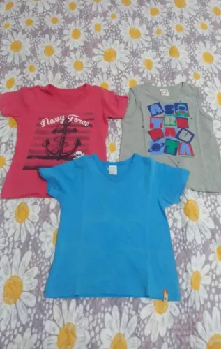 Roupa tamanho 03 usado.
