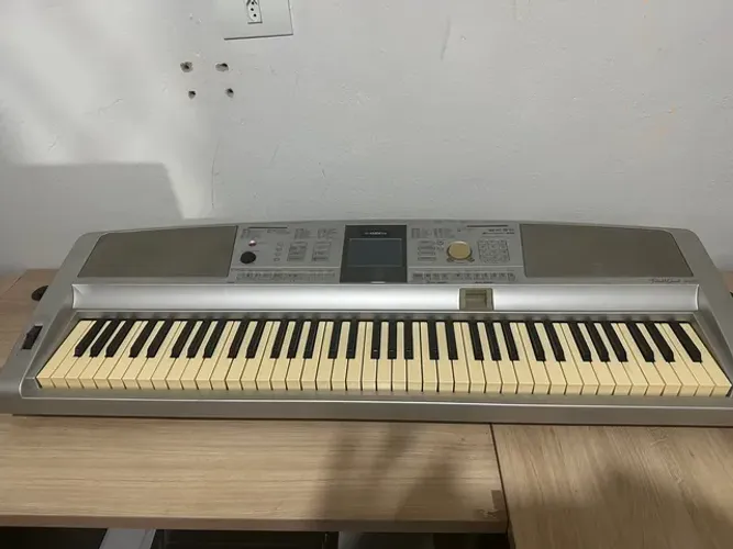 Teclado Yamaha DGX-305