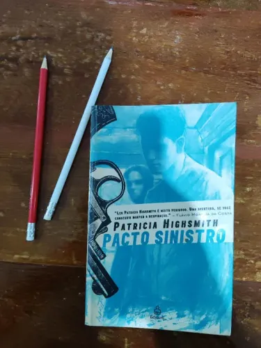 Livro "Pacto Sinistro", de Patrícia Highsmith