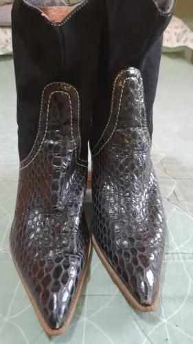 Bota Cano Médio Casual Feminina Linda Bico Fino Elegante Preta Tamanho 36