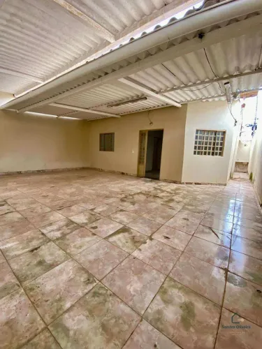 Casa desocupada 2qts 1 suíte na QL 6 Itapoã 2