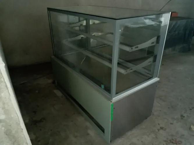 Vitrine Refrigerada Elvi 220V 1,40