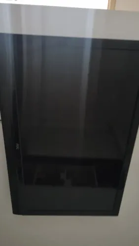 Tv AOC