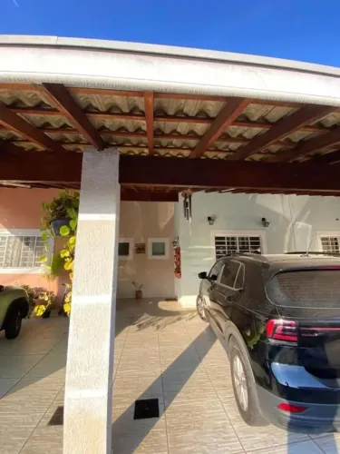 Casa com 3 dormitórios | 160 m² de área total