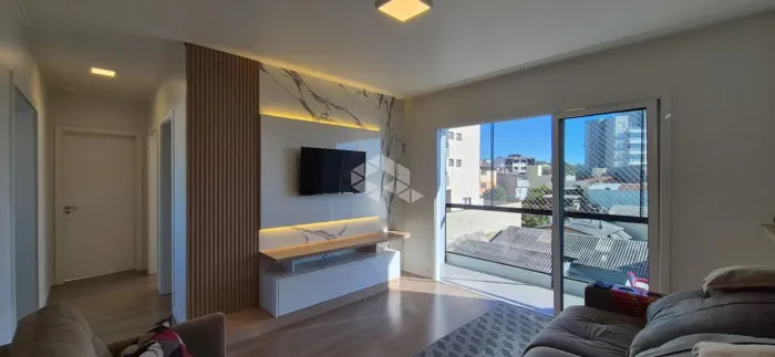 Apartamento Duplex semimobiliado com 03 dormitórios e 01 vaga no bairro Pio X em Caxias do