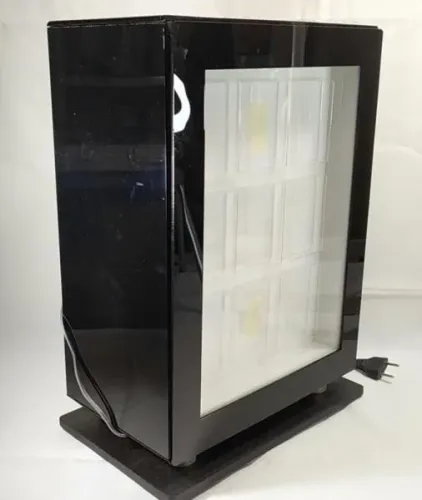DISPLAY ou EXPOSITOR de mesa com iluminação da SOUZA CRUZ