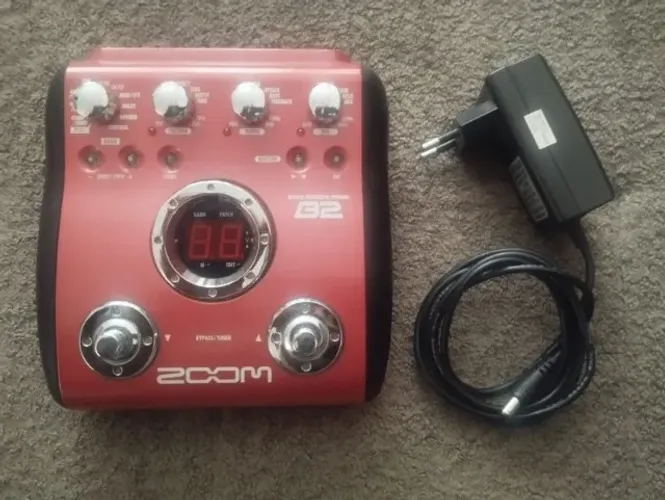 Pedaleira Zoom B2