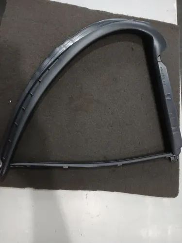Borracha Vidro Fixo Nissan March 2014 a 2018 - Direito / Traseiro - Original