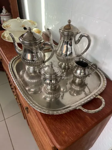 Magnífico conjunto de chá e café.
