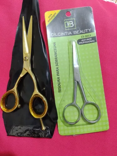 Tesoura de sobrancelha profissional Dilcintia Beauty