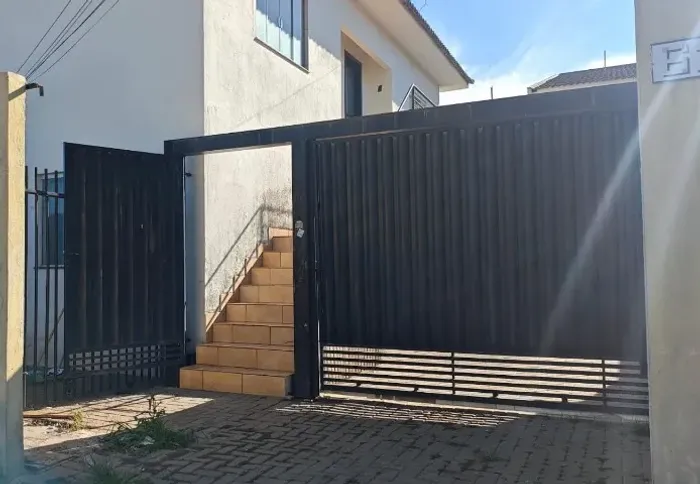 Casa 4 Quartos, 3 banheiros e área de churrascos