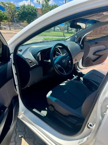 Hyundai HB20S Unique 1.0 Flex 12V Mec. 2019