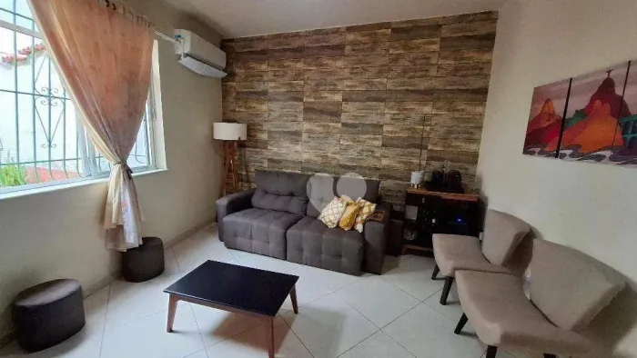 Casa de vila com 4 quartos e 1 vaga à venda no Engenho Novo/ RJ