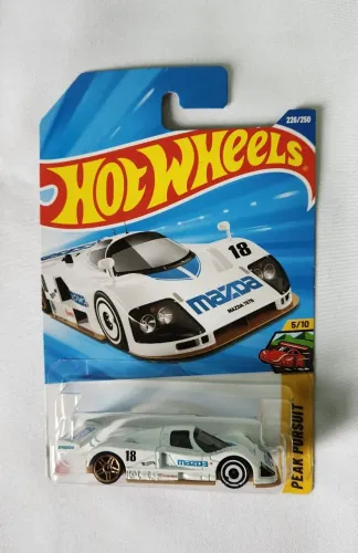 Miniatura Hot Wheels Mazda 787B Le Mans Branco
