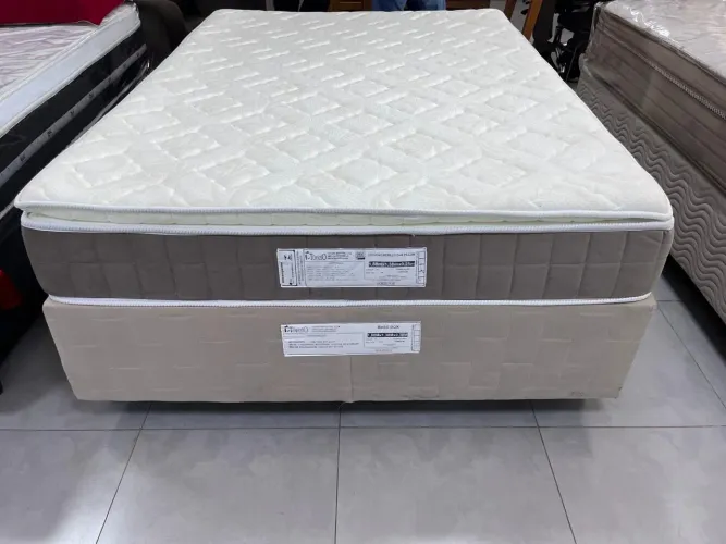 COLCHÃO CASAL D45 NOVO 1,38 x 1,88